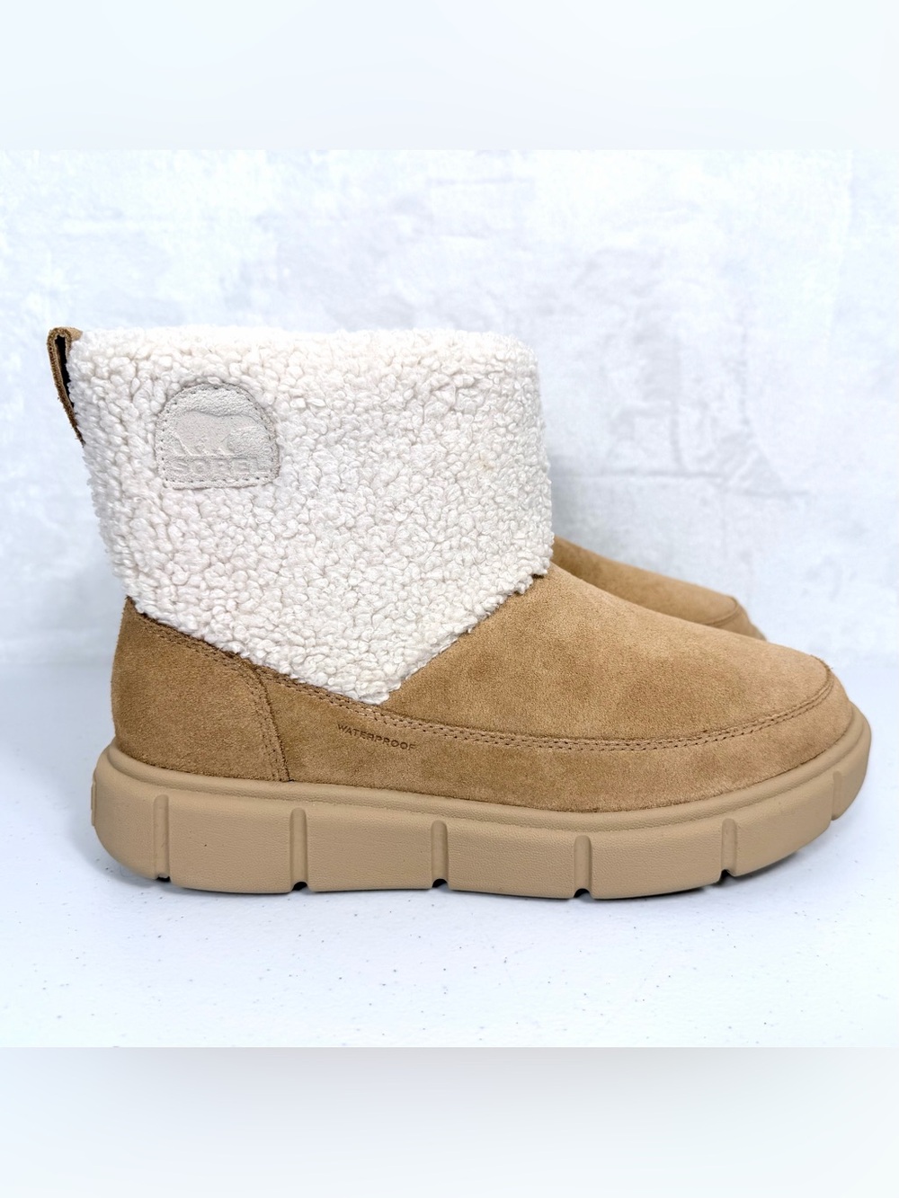 SOREL Explorer III Slip-On Cozy Waterproof Boots Size 8 Tan Suede Sherpa